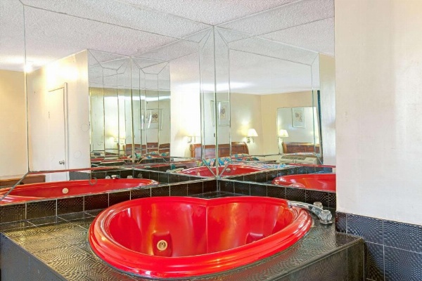 Knights Inn South Hackensack Motel image 5